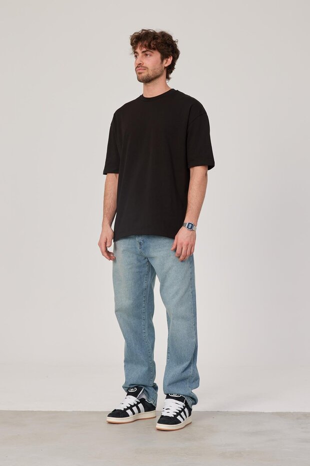 تيشيرت أسود أساسي كبير الحجم - 2