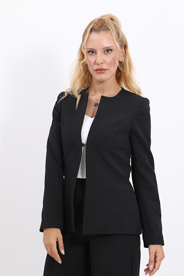 Oval Collar Classic Jacket with Side Pockets - Black - 1043100