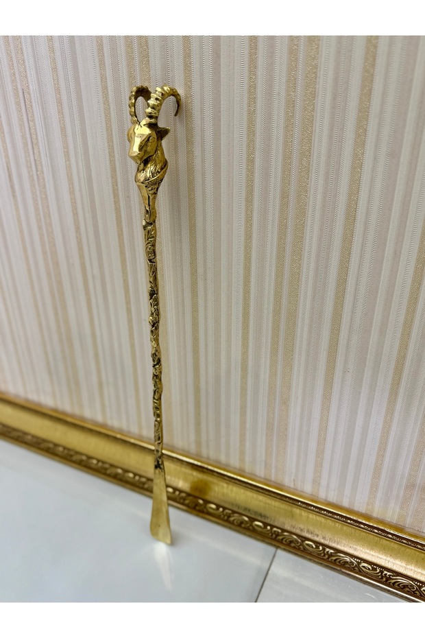 Esterhomedecor نموذج رأس الأغنام من النحاس كيراتا