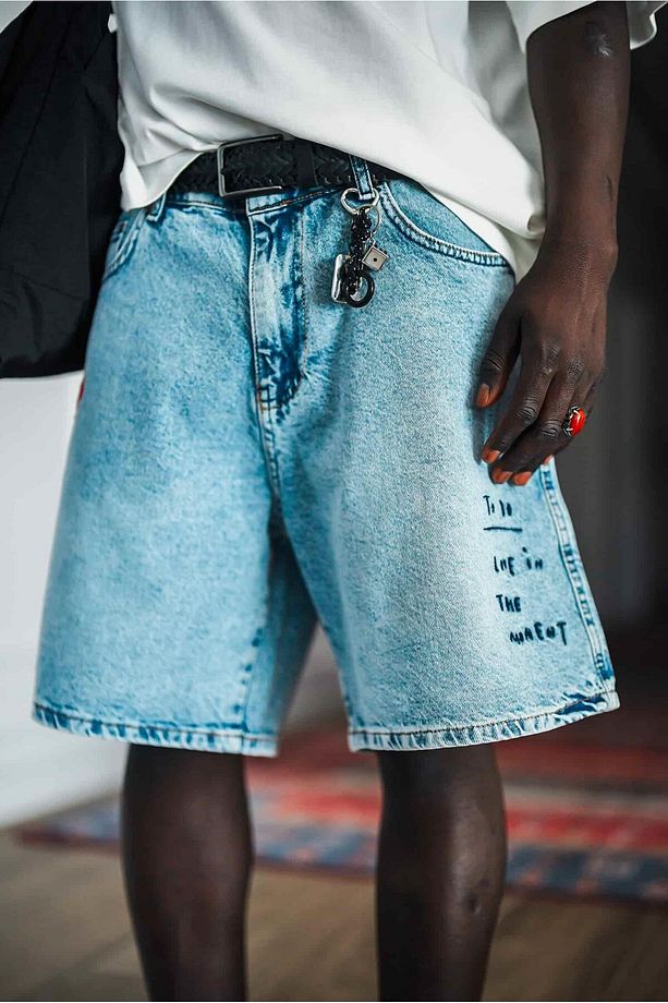 Erkek Slogan İşlemeli Baggy Jean Şort Mavi - 3