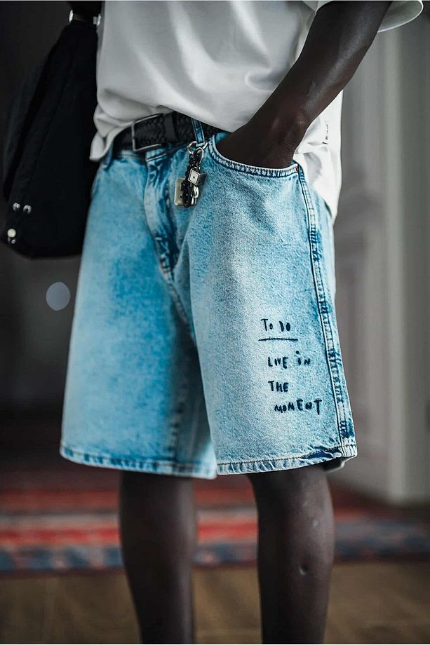 Erkek Slogan İşlemeli Baggy Jean Şort Mavi - 1