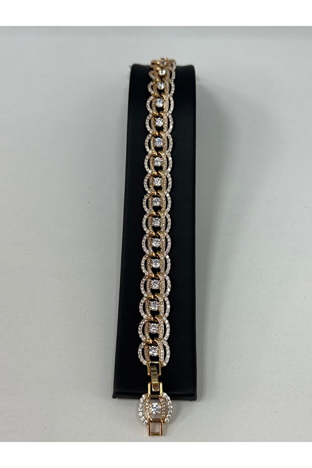 Xuping Bracelet with Stone Detail on Oval Ring