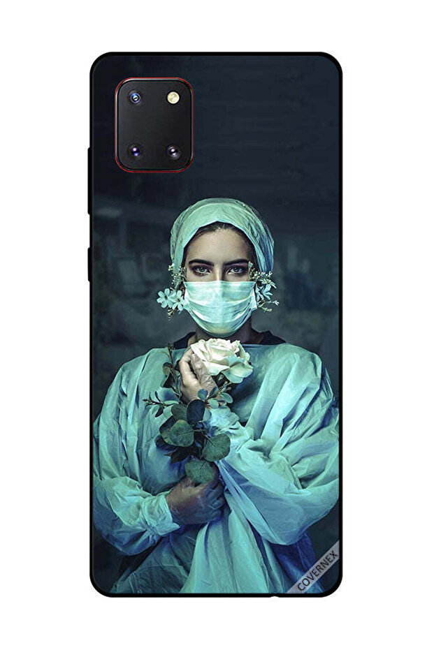 غطاء حماية لهاتف سامسونج جالكسي نوت 10 لايت - ممرضة تحمل زهرة