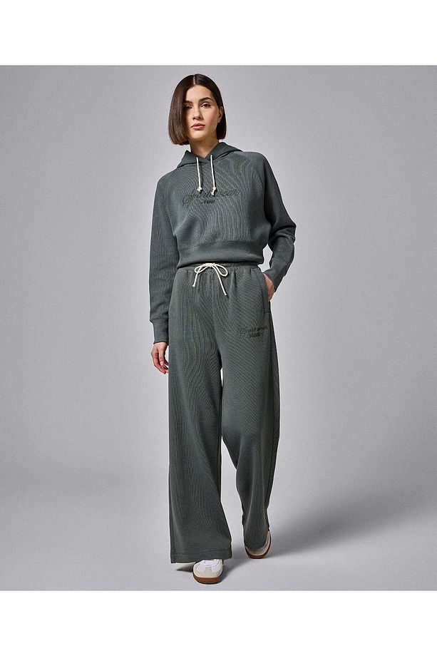 Classics+ Relaxed Sweatpants - 6