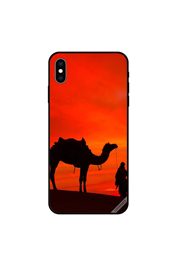 غطاء حماية iPhone X - رجل مع جمل في المساء في الصحراء