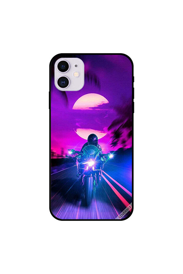 غطاء حماية لجهاز iPhone 11 بطبعة راكب الدراجة النارية الذي يترك القمر خلفه