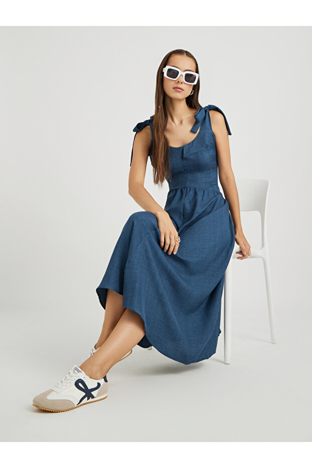 Solid Sleeveless Round Neck A-Line Midi Dress