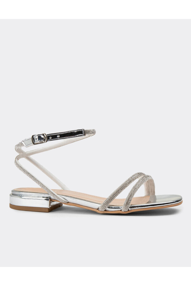 Kindep Stone Piping Detailed Low Heeled Women's Evening Dress Sandals Silver