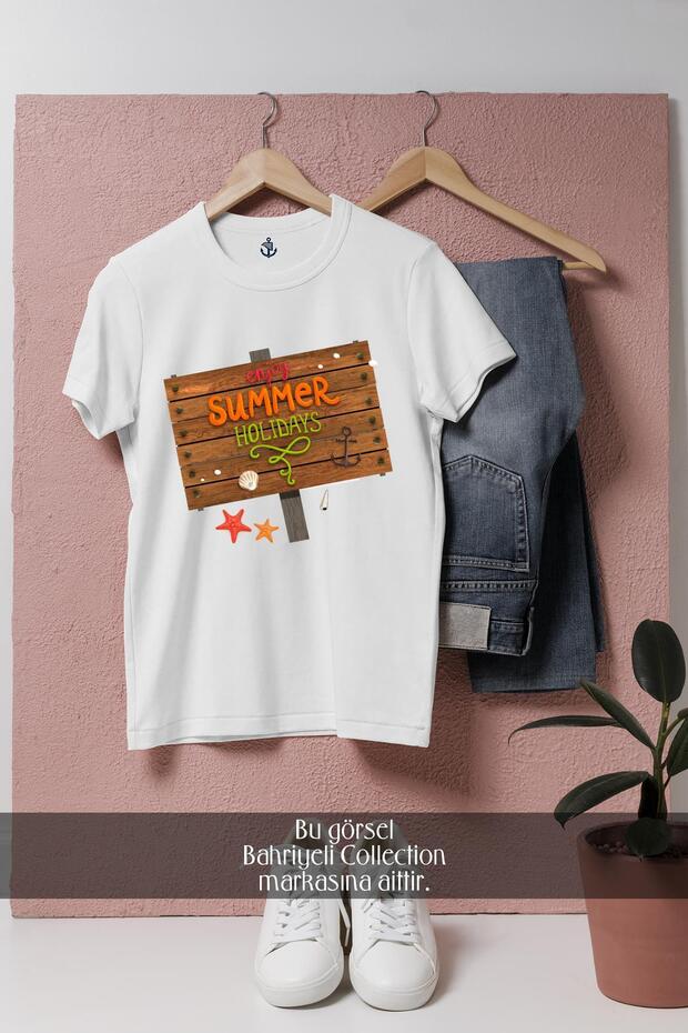 Unisex T-Shirt with Oversize Summer Vacation Design
