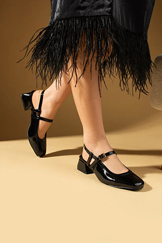 Kindep Closed Toe Low Thick Heeled Women's Shoes Black