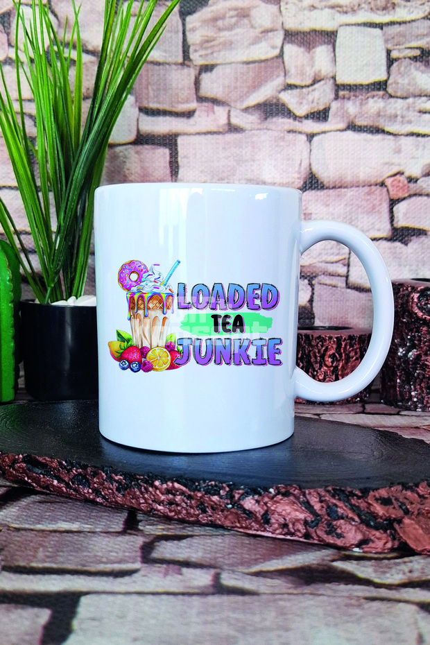 كوب هدية مطبوع عليه Loaded Tea Junkie - 1