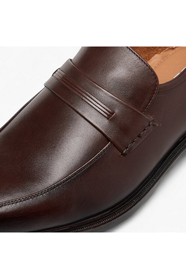 Solid Slip-On Loafers - 4