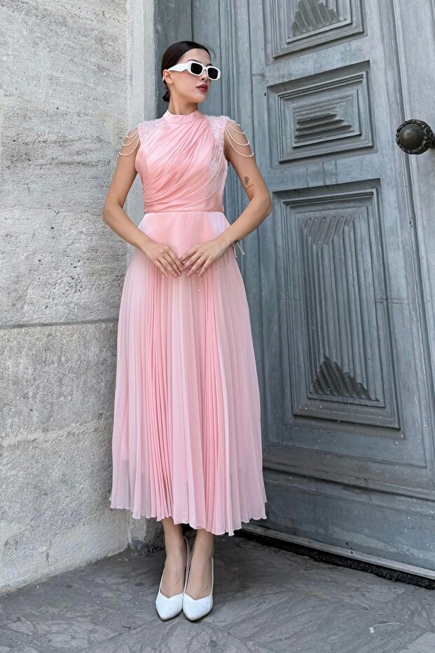 Vállal hímzett redős estélyi ruha 2385-Powder - 4