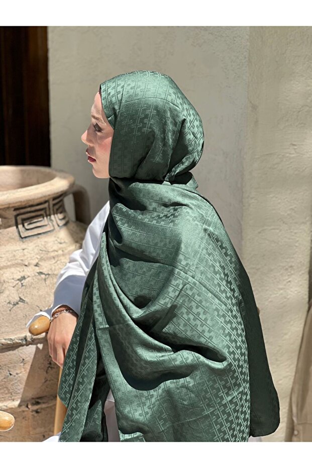 Silky Jacquard Series Melosia Pattern Shawl