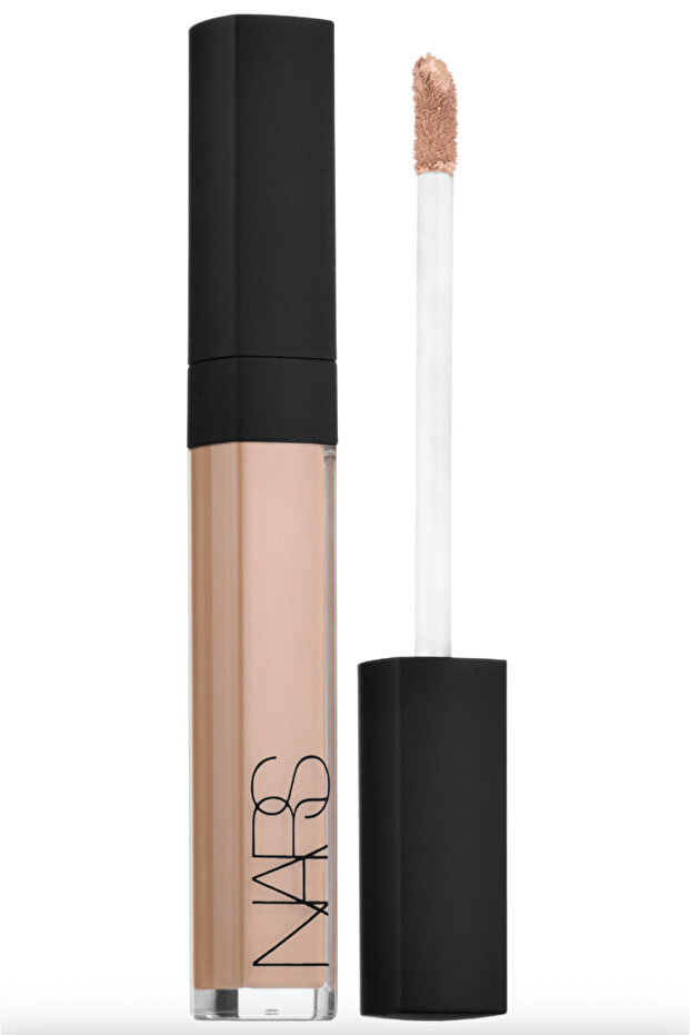 Radiant Creamy Concealer with Hydrating Medium Coverage - 1