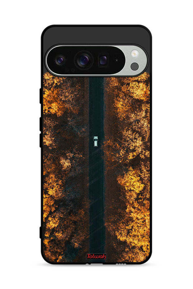غطاء حماية لجهاز Google Pixel 9 Pro بتصميم طريق في أشجار الخريف