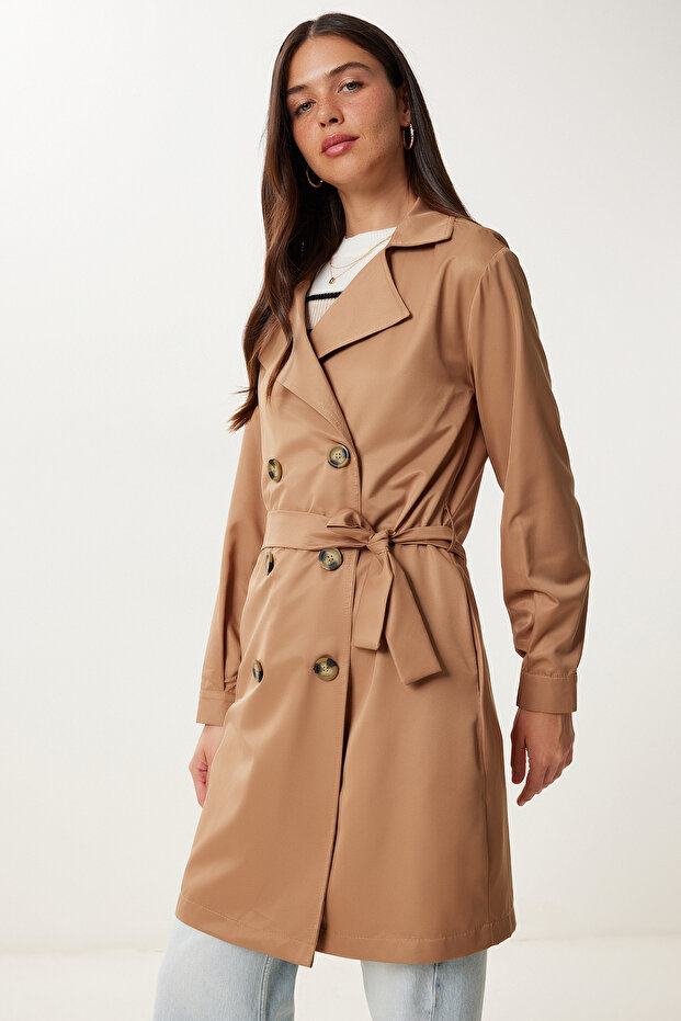 Damen-Trenchcoat mit zweireihigem Kragen und Gürtel in Kamel, saisonaler Trenchcoat DD01374 - 3