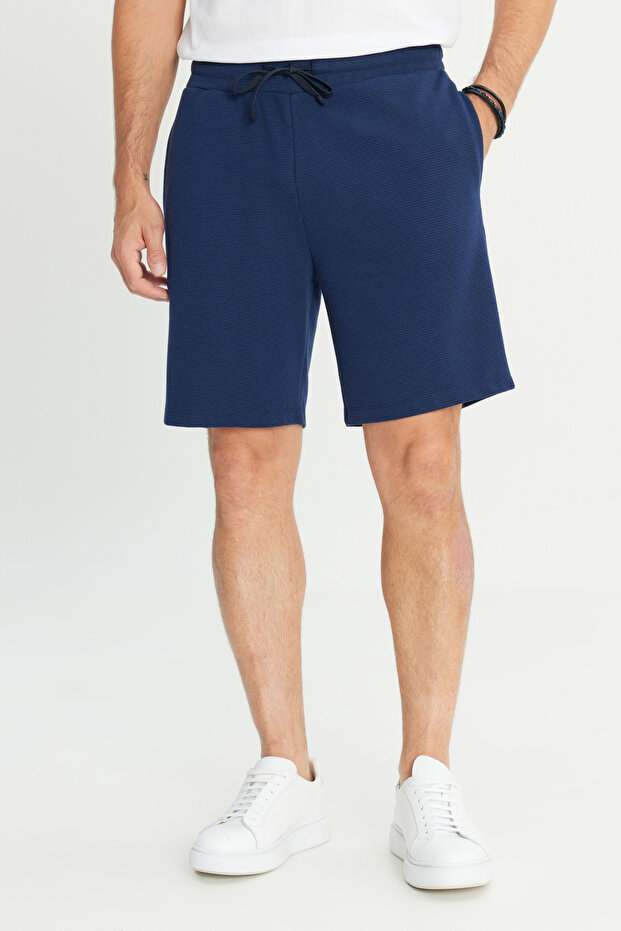 Erkek Lacivert Pamuklu Standart Fit Normal Kesim Beli Bağlamalı Yan Cepli Örme Şort - 1