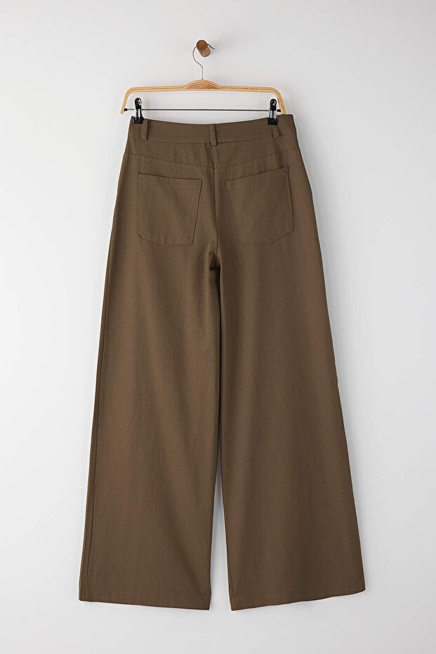 Kahverengi İnce Dökümlü Yumuşak Tuşeli %100 Pamuk Wide Leg/Geniş Paça Pantolon TWOAW26PL00010 - 7