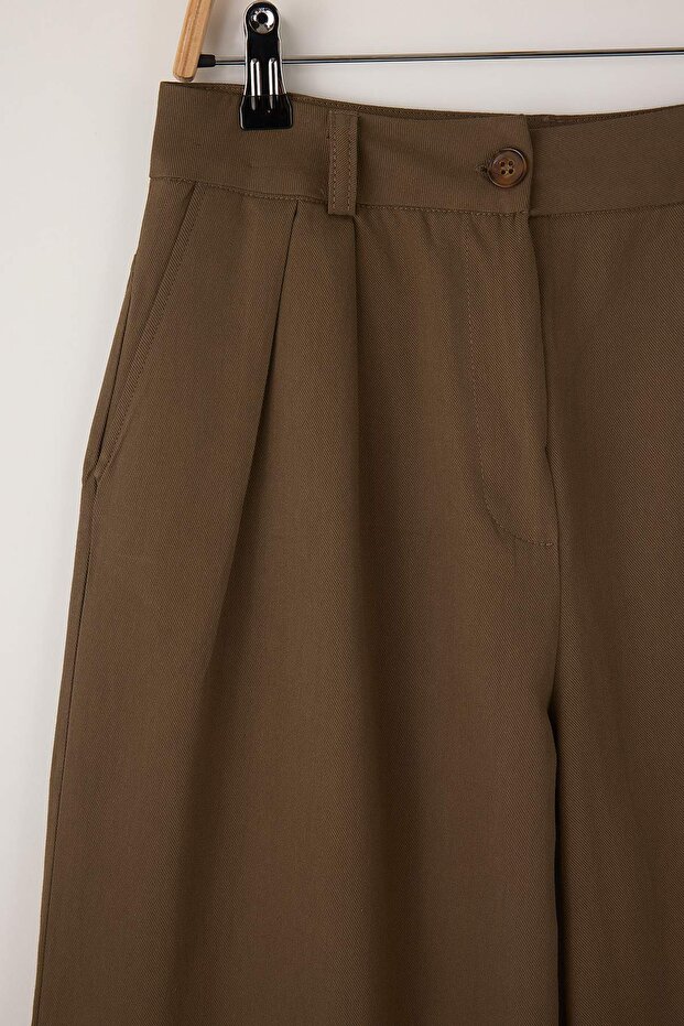 Kahverengi İnce Dökümlü Yumuşak Tuşeli %100 Pamuk Wide Leg/Geniş Paça Pantolon TWOAW26PL00010 - 6