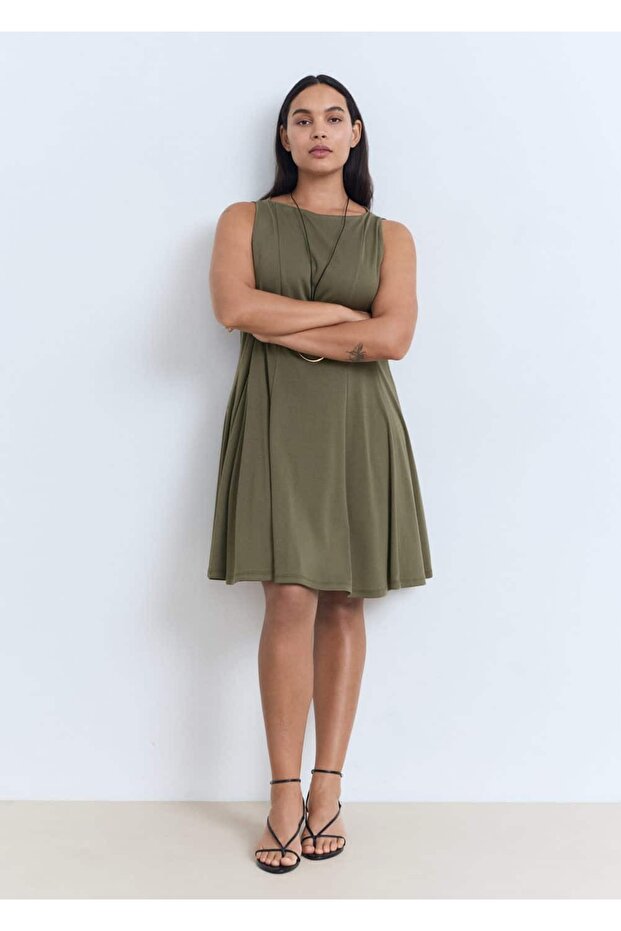 Pileli evaze elbise - 5