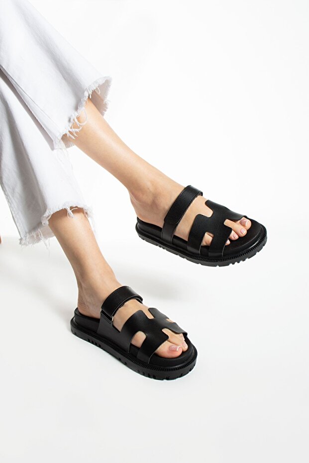 Siyah Cırtlı Anatomik Rahat Taban Kadın Terlik - 2