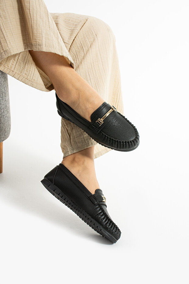 Siyah Tokalı Babet - 3