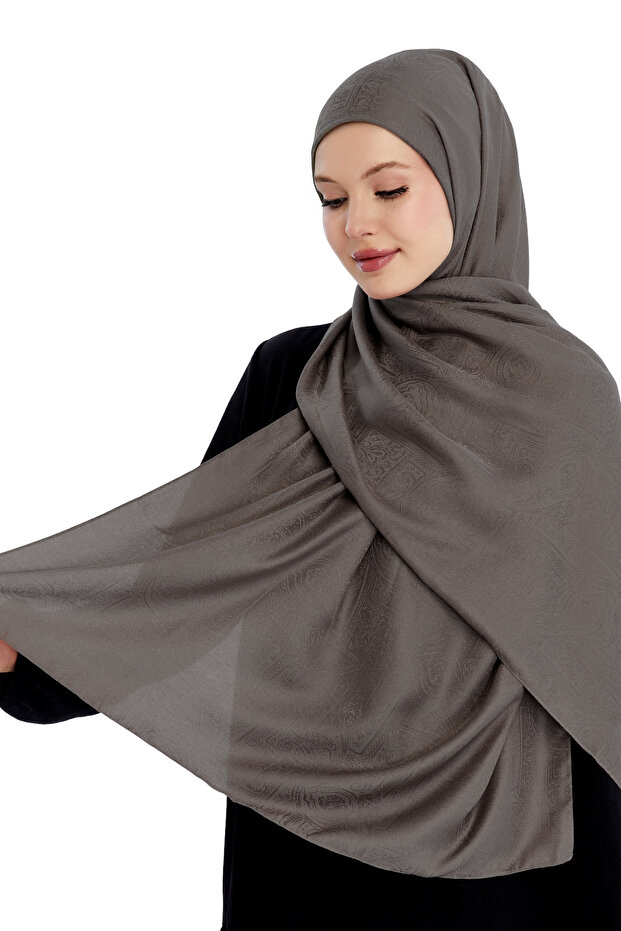 شال بنمط عرقي مونوجرام - مينك داكن