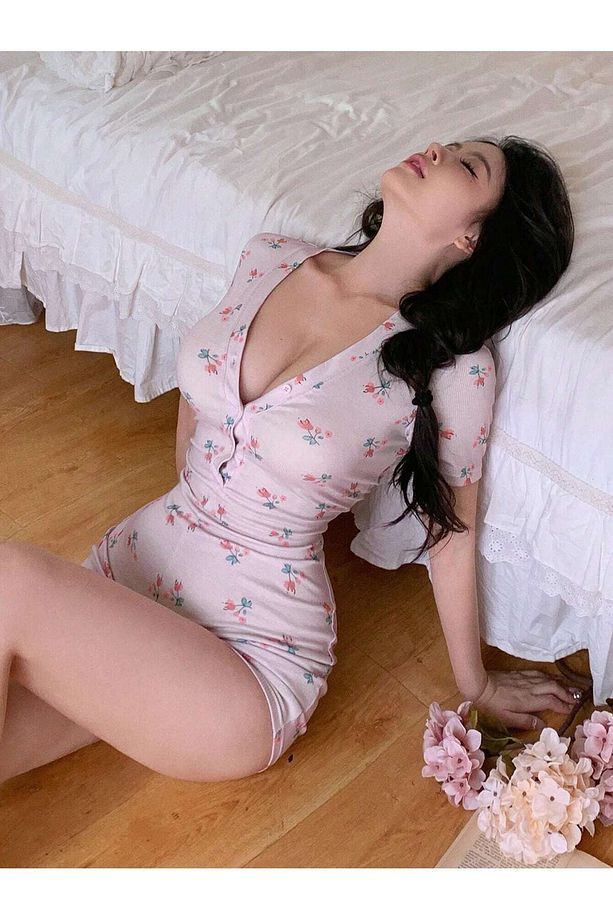 Çiçek Desenli Düğmeli Tulum Pijama - 3