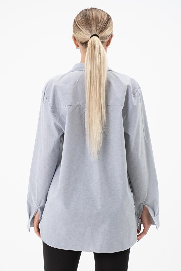 قميص نسائي منقوش بلون سادة - 4