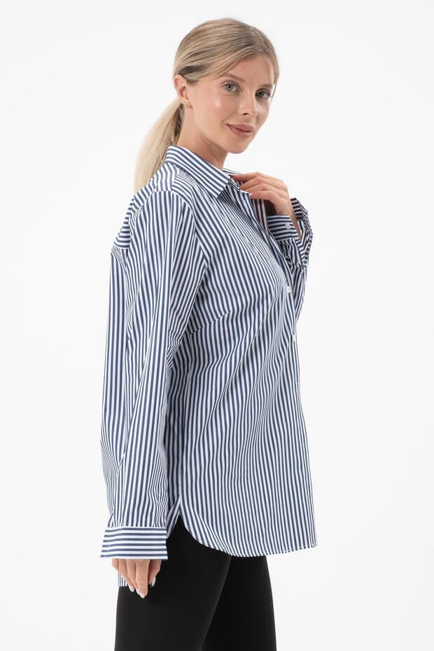 قميص نسائي منقوش بلون سادة - 2