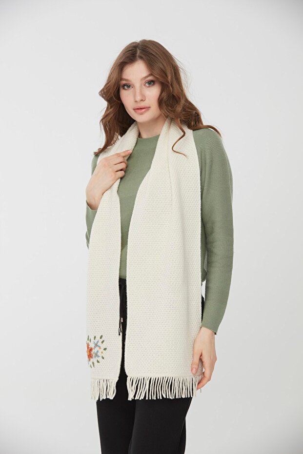 Eșarfă de lână brodata de damă - 6