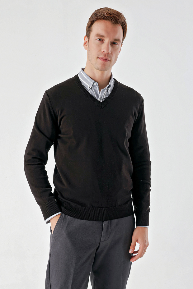 Erkek Siyah Basic V Yaka Dynamic Fit Rahat Kesim Triko - 1