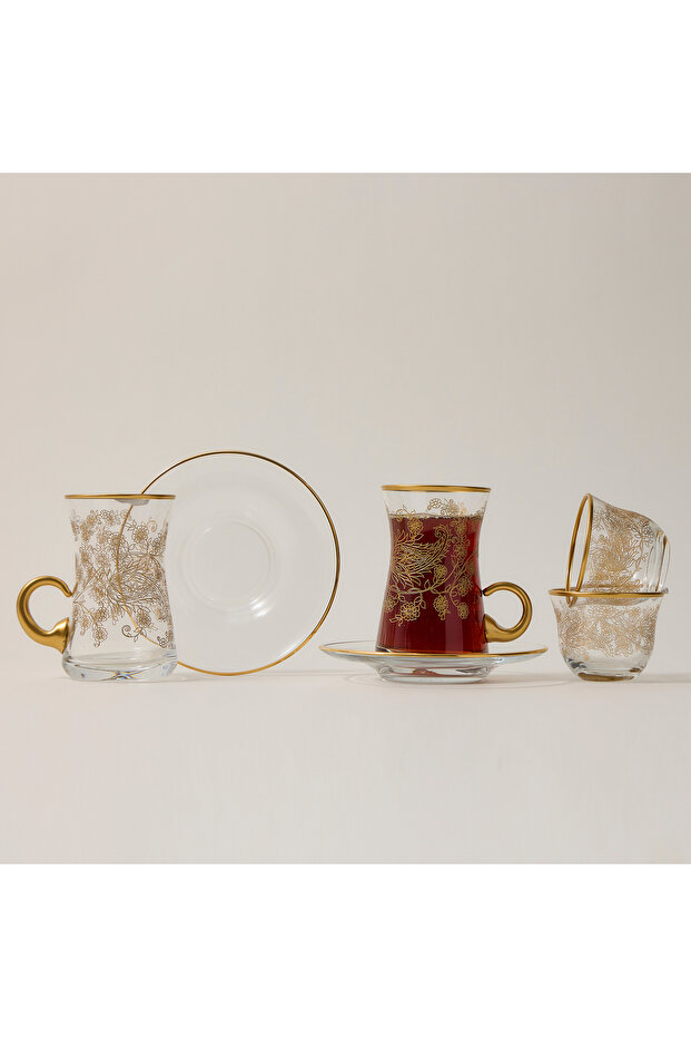 18-Piece Tea Set Gold Pattern