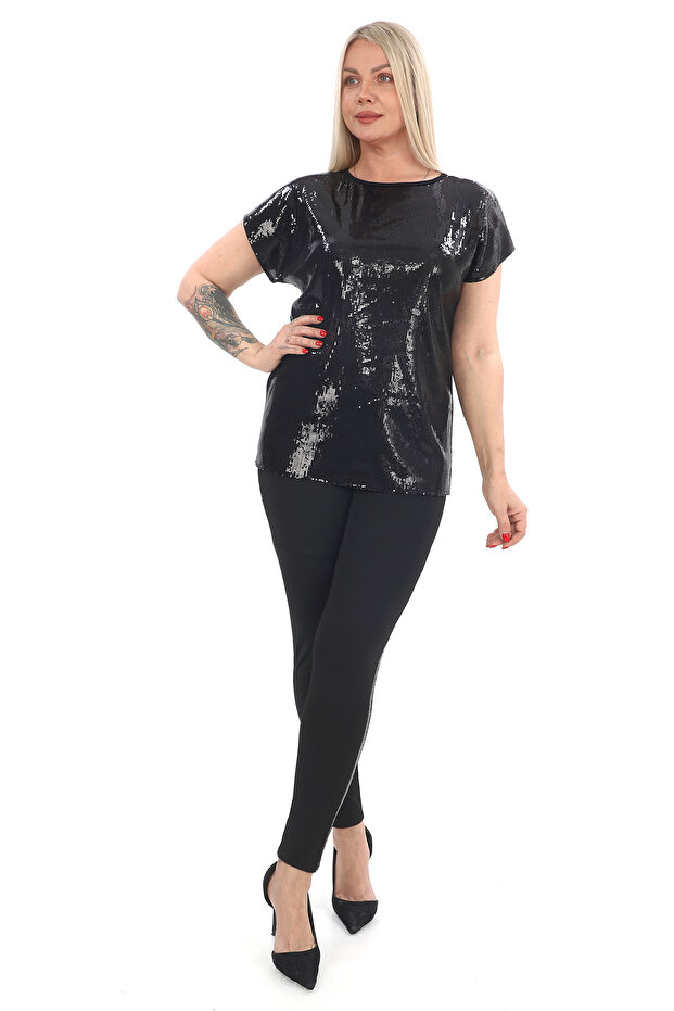 بلوزة بياقة دائرية مطرزة بالترتر - 2