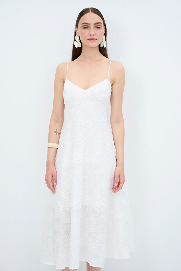 Güpürlü Elbise - 3