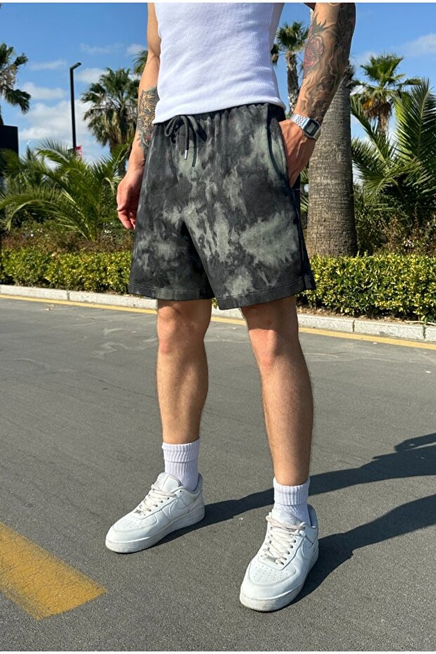 شورت باتيك كبير الحجم ممتاز - 1