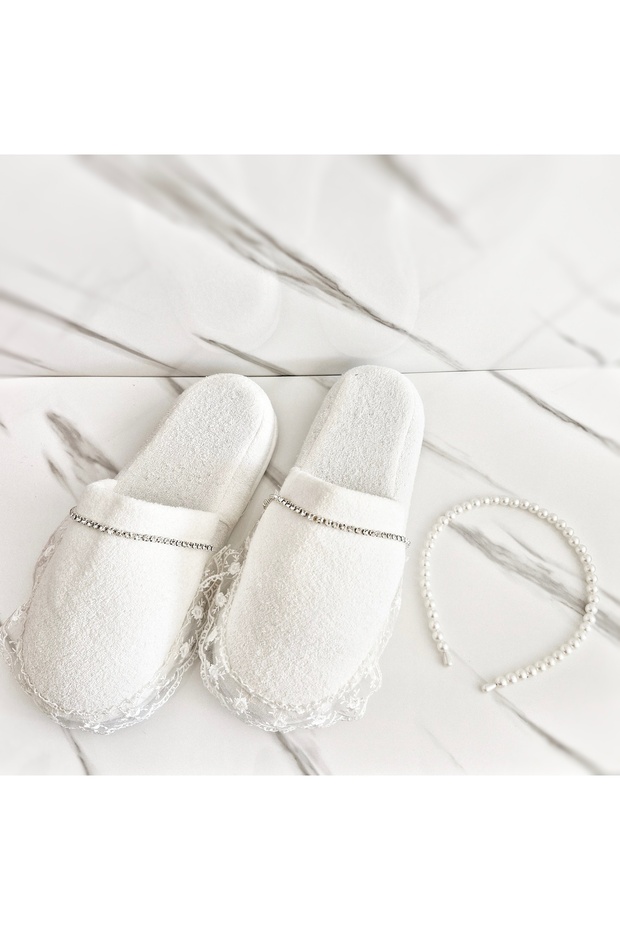 Maternity Slippers and Pearl Crown Set