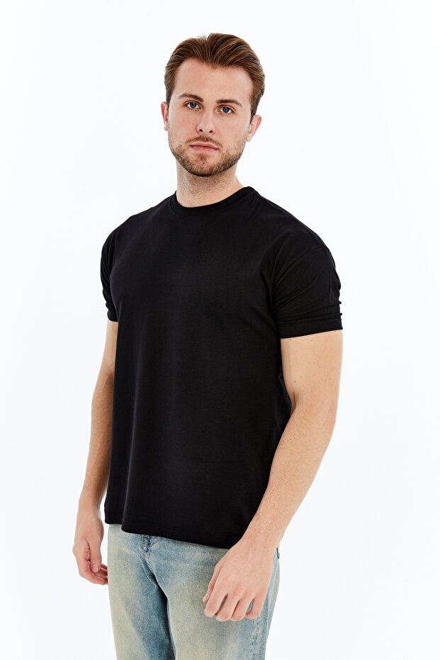 WUCHT Erkek Siyah Tişört Kolları Dar Ve Omuzları Fit Regular Kesim T-shirt