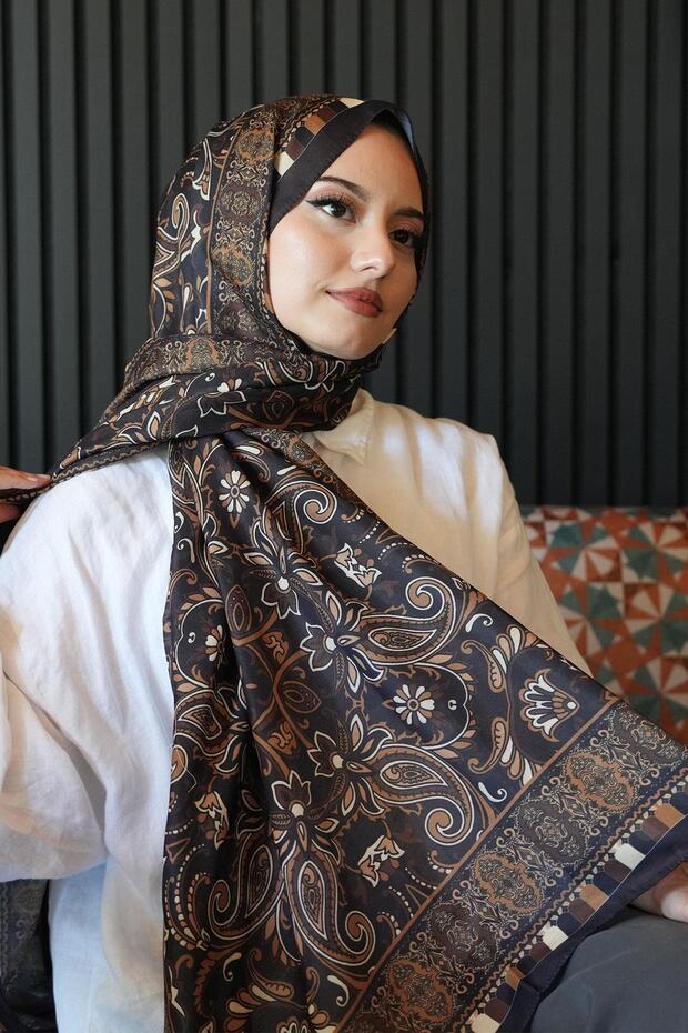 شال قطني ناعم بنمط عرقي بني مرير