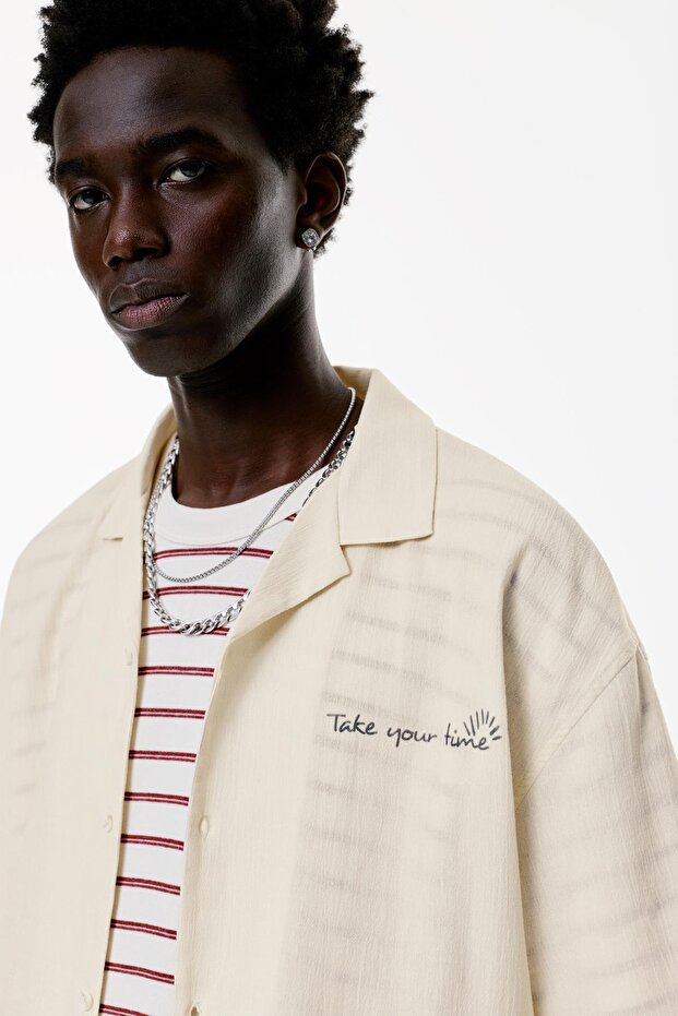 Kısa kollu yazılı gömlek - 6