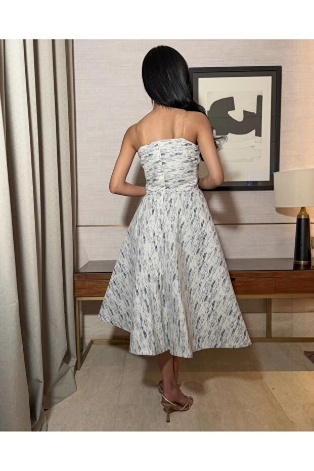 Off-white dress with gray overlapping patterns - 3