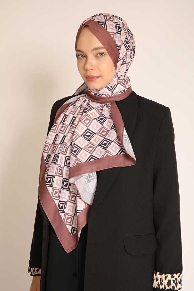 Akel Geometric Patterned Soft Shawl – the New Face of Modern and Elegant Style - 2