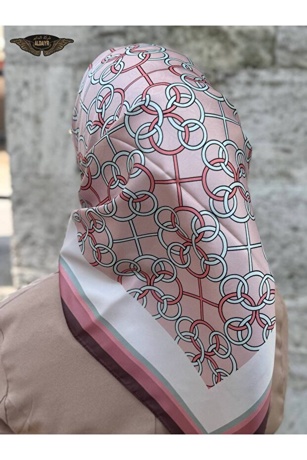 وشاح من نسيج حريري منقوش - 3