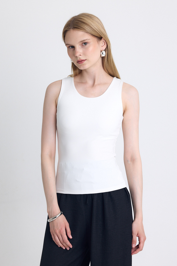 قميص داخلي أساسي بدون أكمام بقصة ضيقة من إكرو 9194M - 6