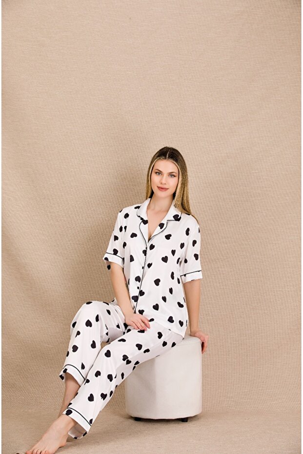 Short Sleeve Heart Pattern Satin Women's Pajama Set with Shirt Collar