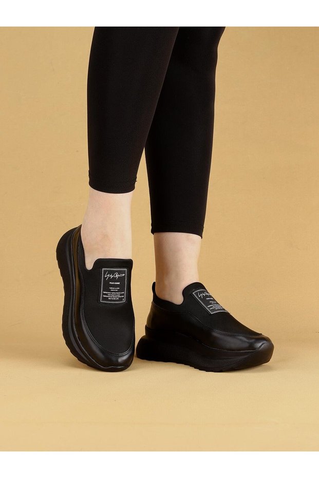 Laura High-Sole Women's Black Walking Shoes