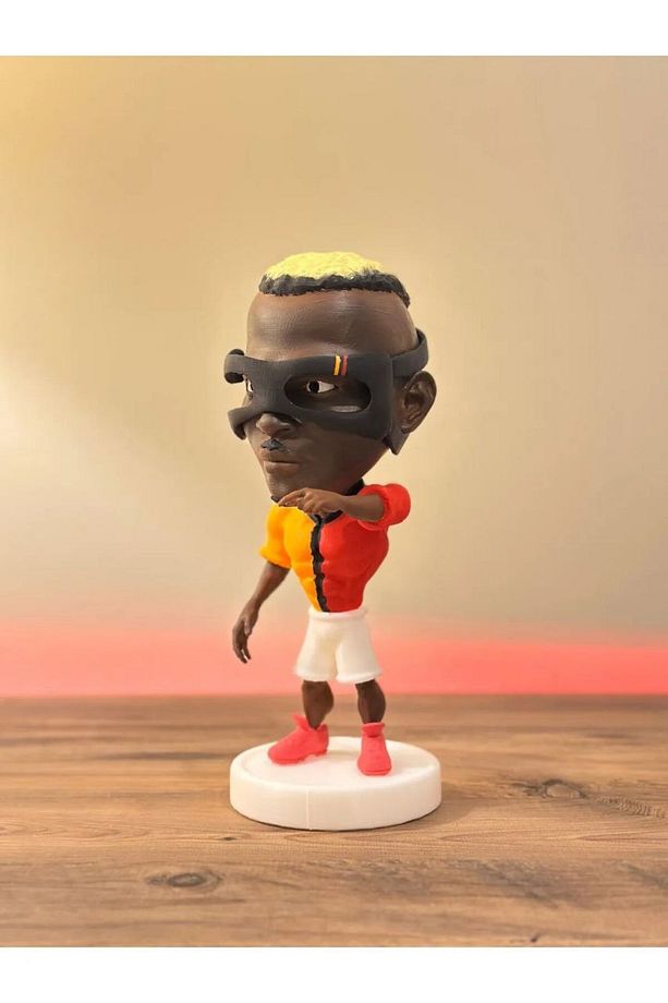 Osimhen Gẩlẩtẩsẩrẩy 3d Futbolcu Taraftar Biblo Figür Erkek Hediyelik Oyuncak Sarı Kırmızı Aslan - 3