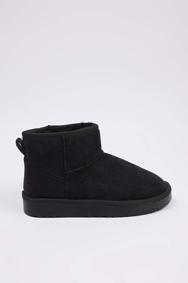 Schwarze Pelzgefütterte Damenstiefel mit runder Spitze und flachem Absatz TAKAW26BO00001 - 3