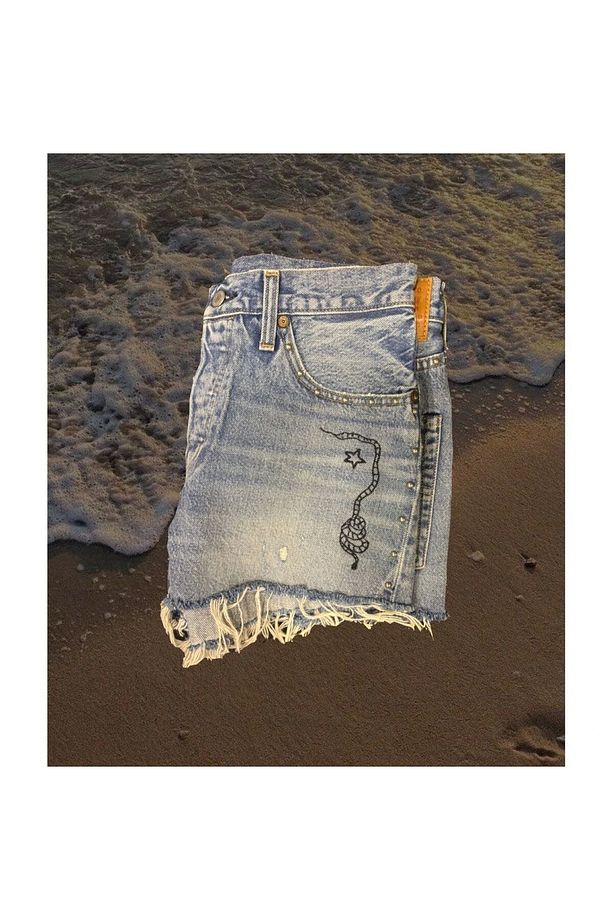 Lev!s Yılan Desenli Mini Kot Şort - 4
